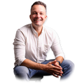 Scott Luscombe of Creatibly - Freelance Coach and top 1% of Worldwide Freelance Graphic Designers, Web Developers, Marketers and Copywriters